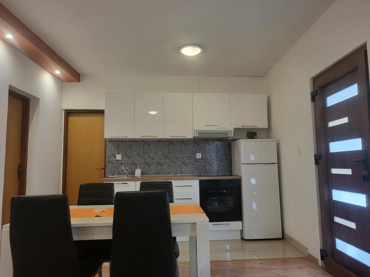 Apartments Lola Biograd Na Moru Εξωτερικό φωτογραφία