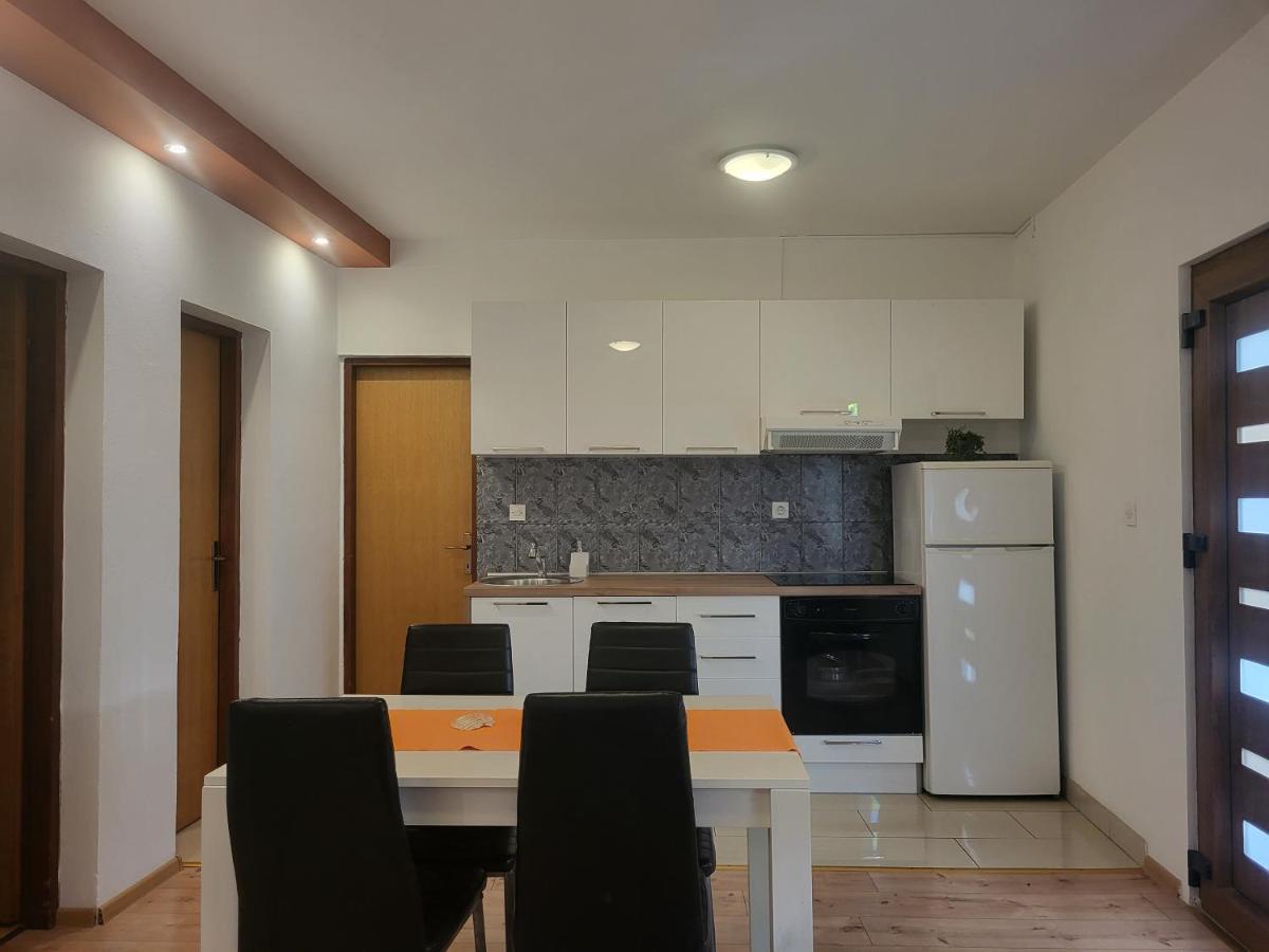 Apartments Lola Biograd Na Moru Εξωτερικό φωτογραφία