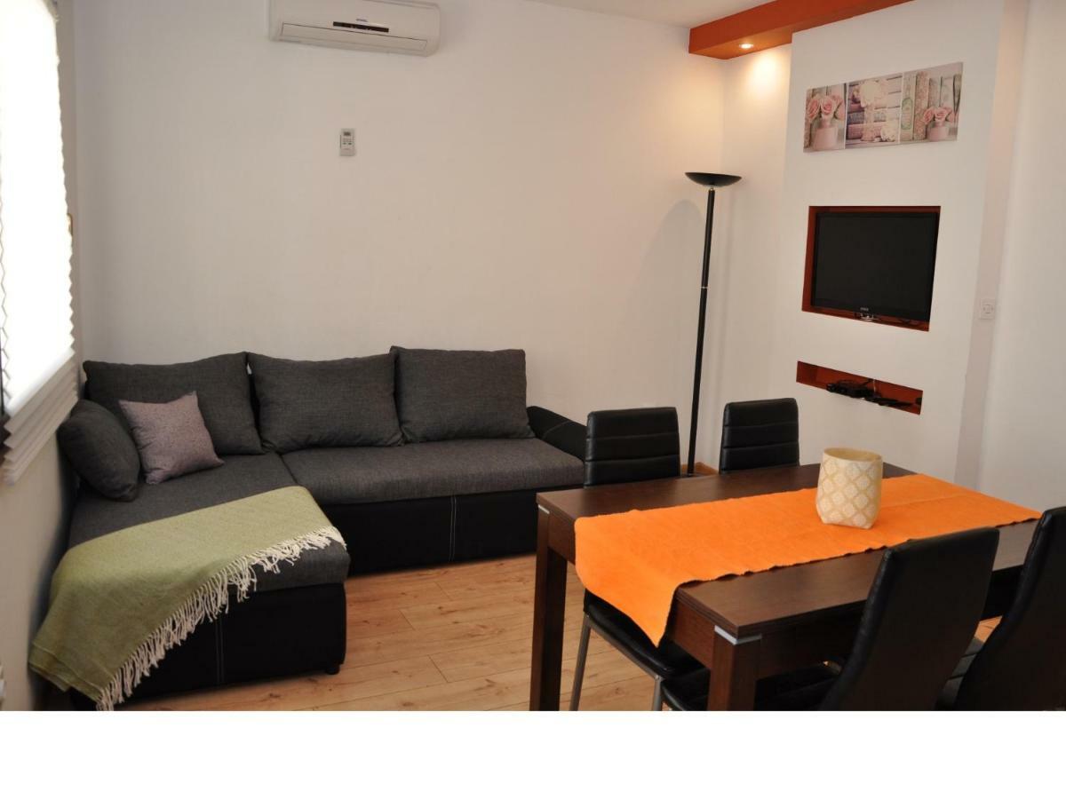 Apartments Lola Biograd Na Moru Εξωτερικό φωτογραφία