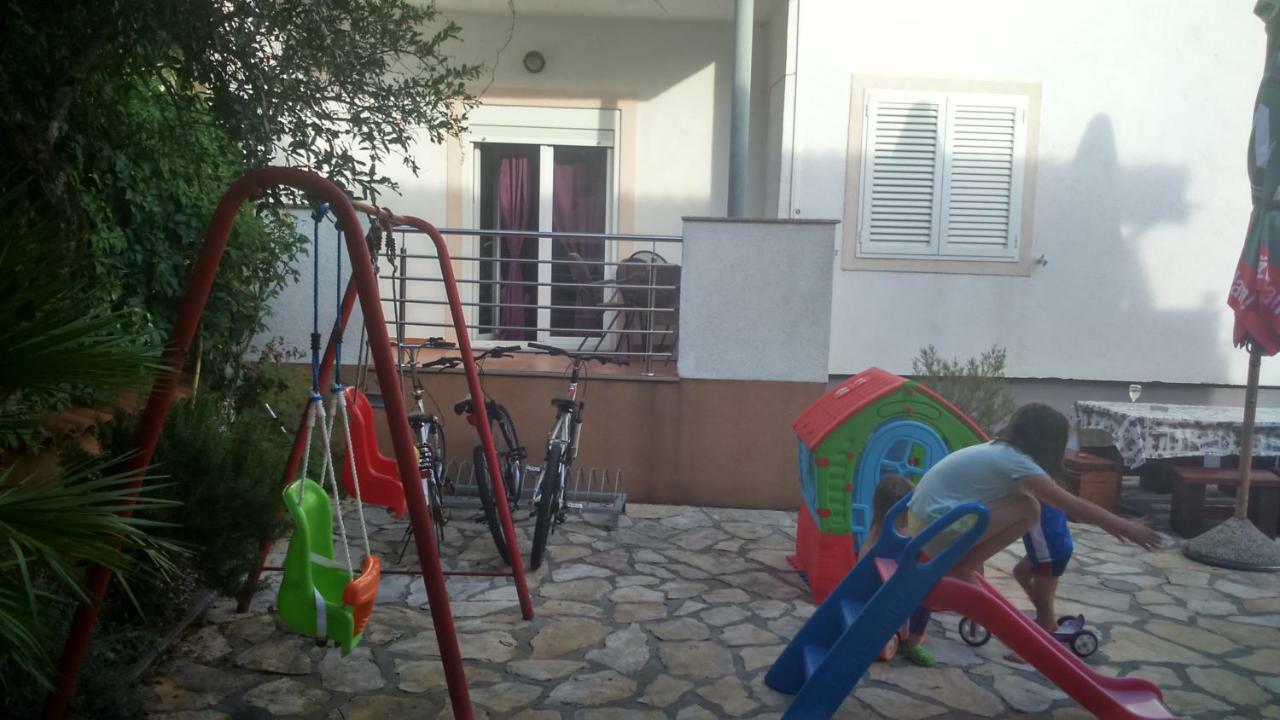 Apartments Lola Biograd Na Moru Εξωτερικό φωτογραφία
